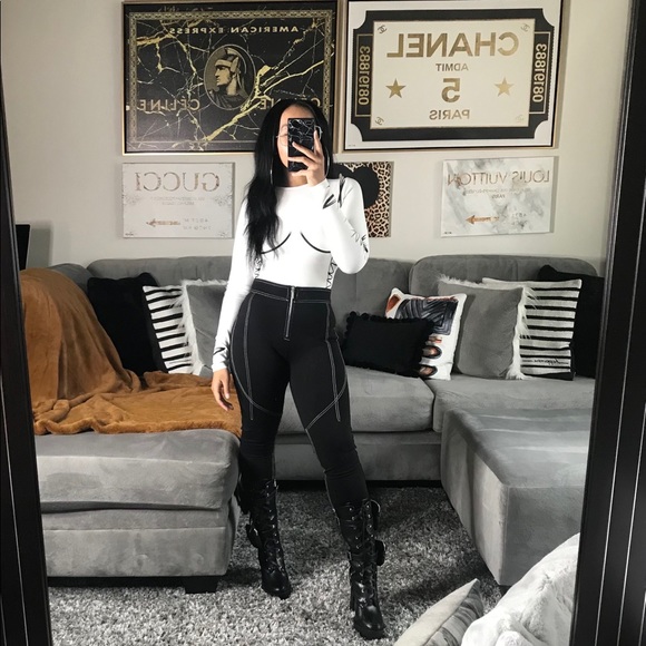 Welcome to my Closet 🖤 - Picture 9 of 14